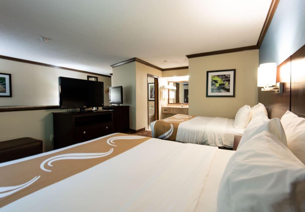 Quality Inn & Suites Quakertown-Allentown Bagian luar foto