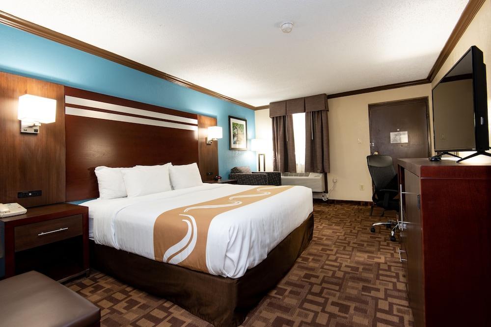 Quality Inn & Suites Quakertown-Allentown Bagian luar foto