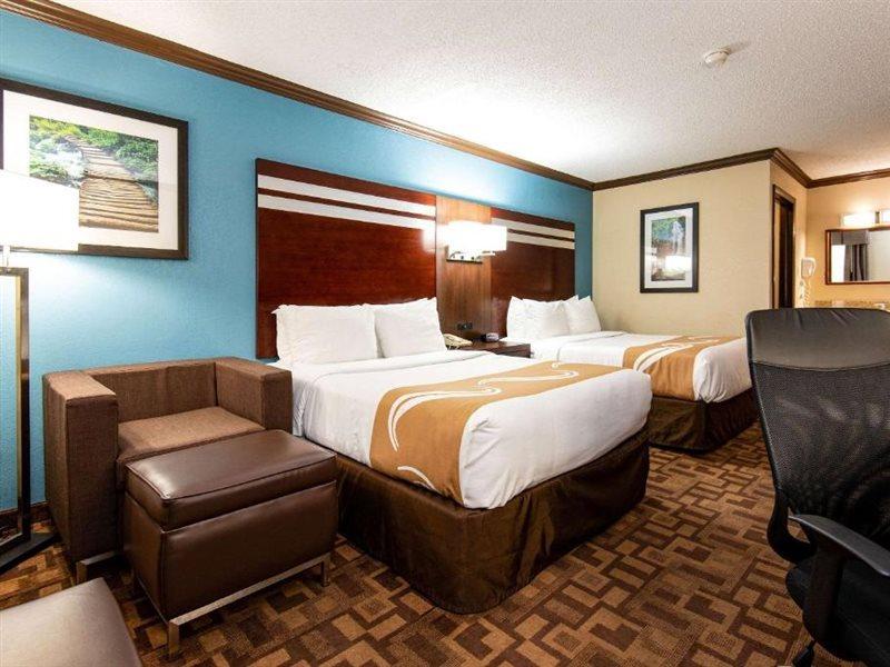 Quality Inn & Suites Quakertown-Allentown Bagian luar foto