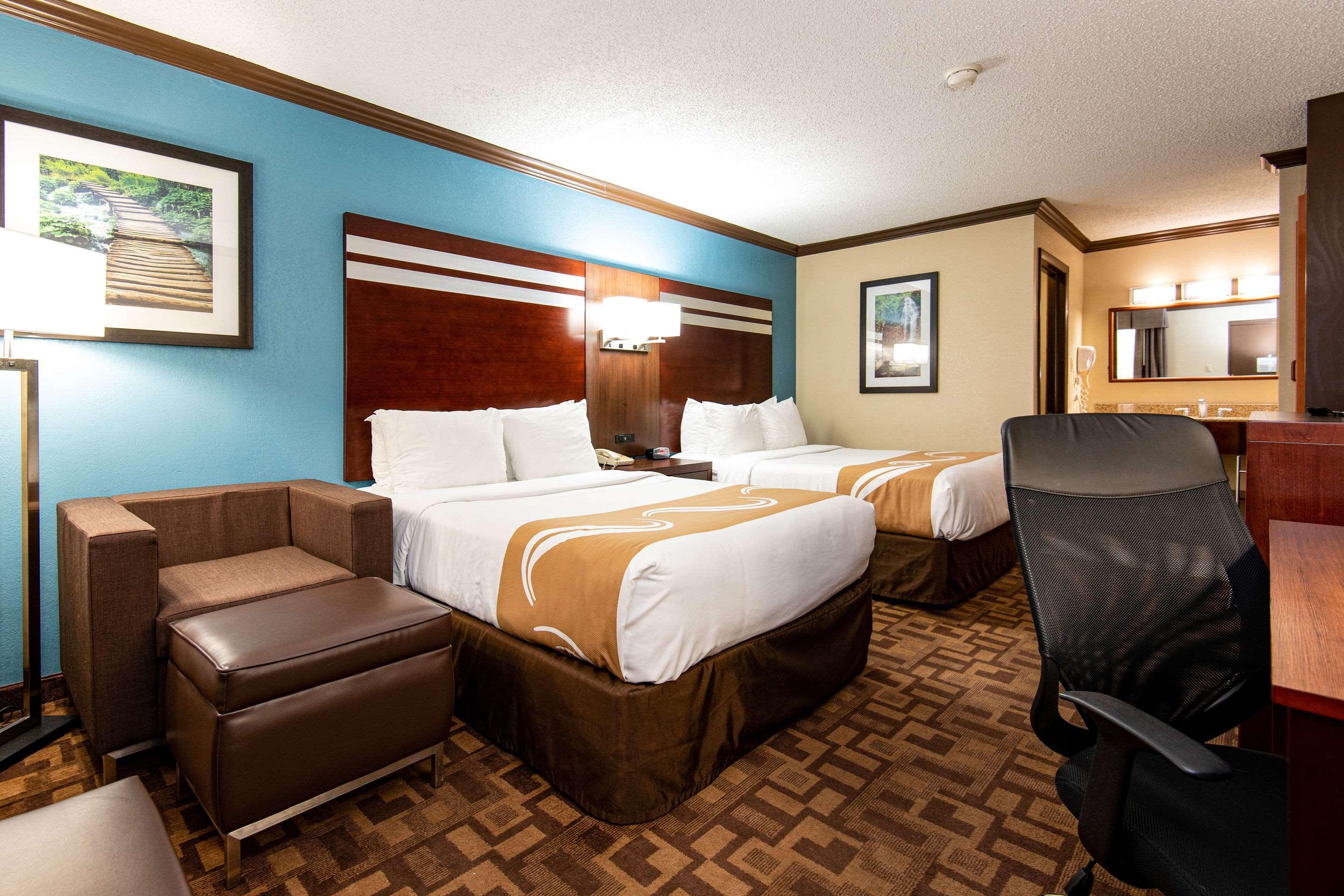 Quality Inn & Suites Quakertown-Allentown Bagian luar foto
