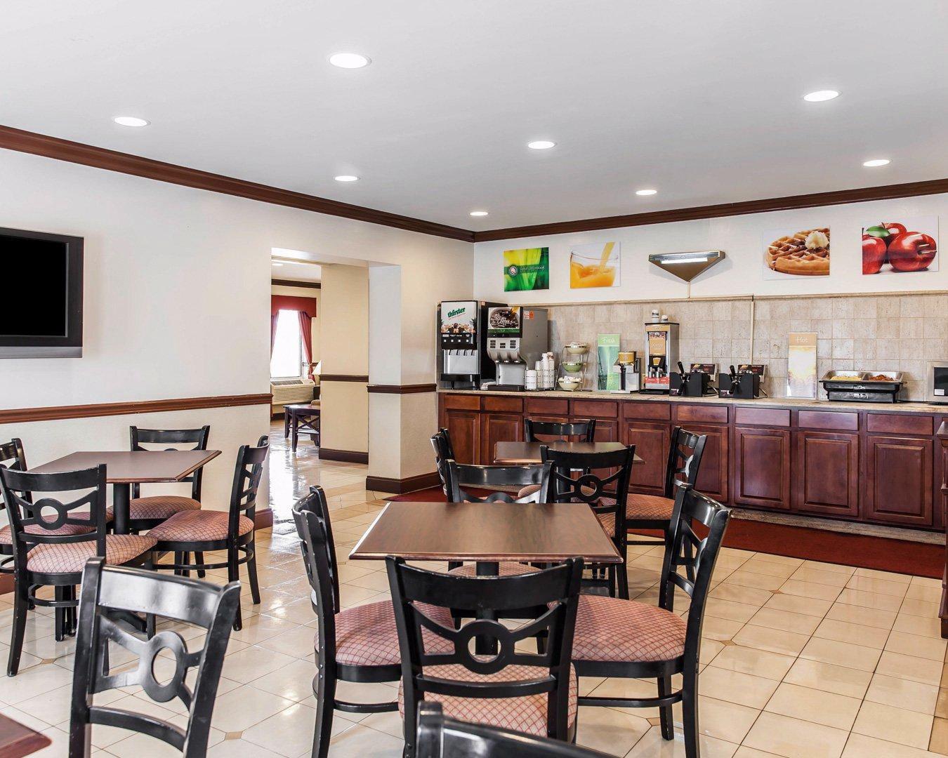 Quality Inn & Suites Quakertown-Allentown Bagian luar foto