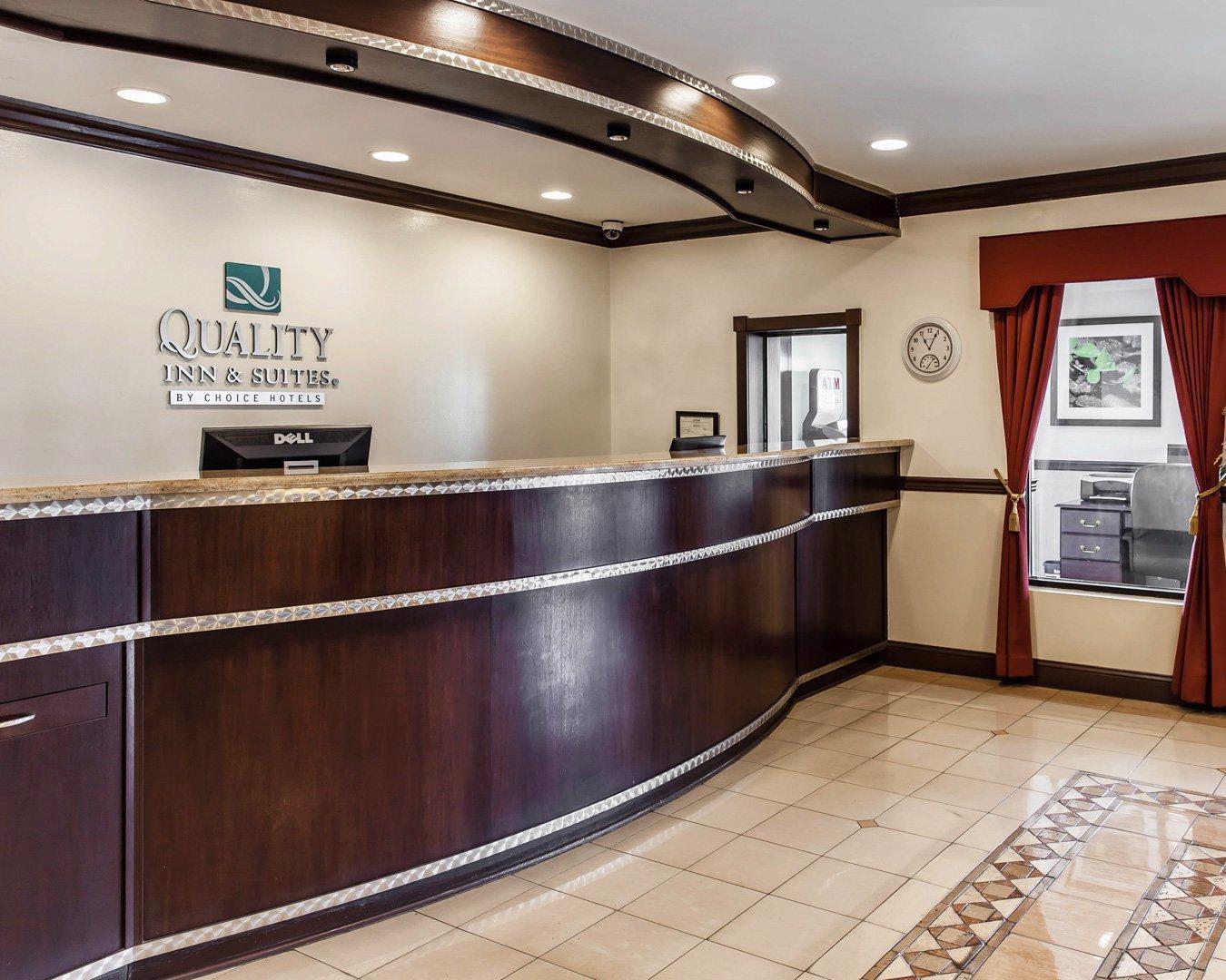 Quality Inn & Suites Quakertown-Allentown Bagian luar foto