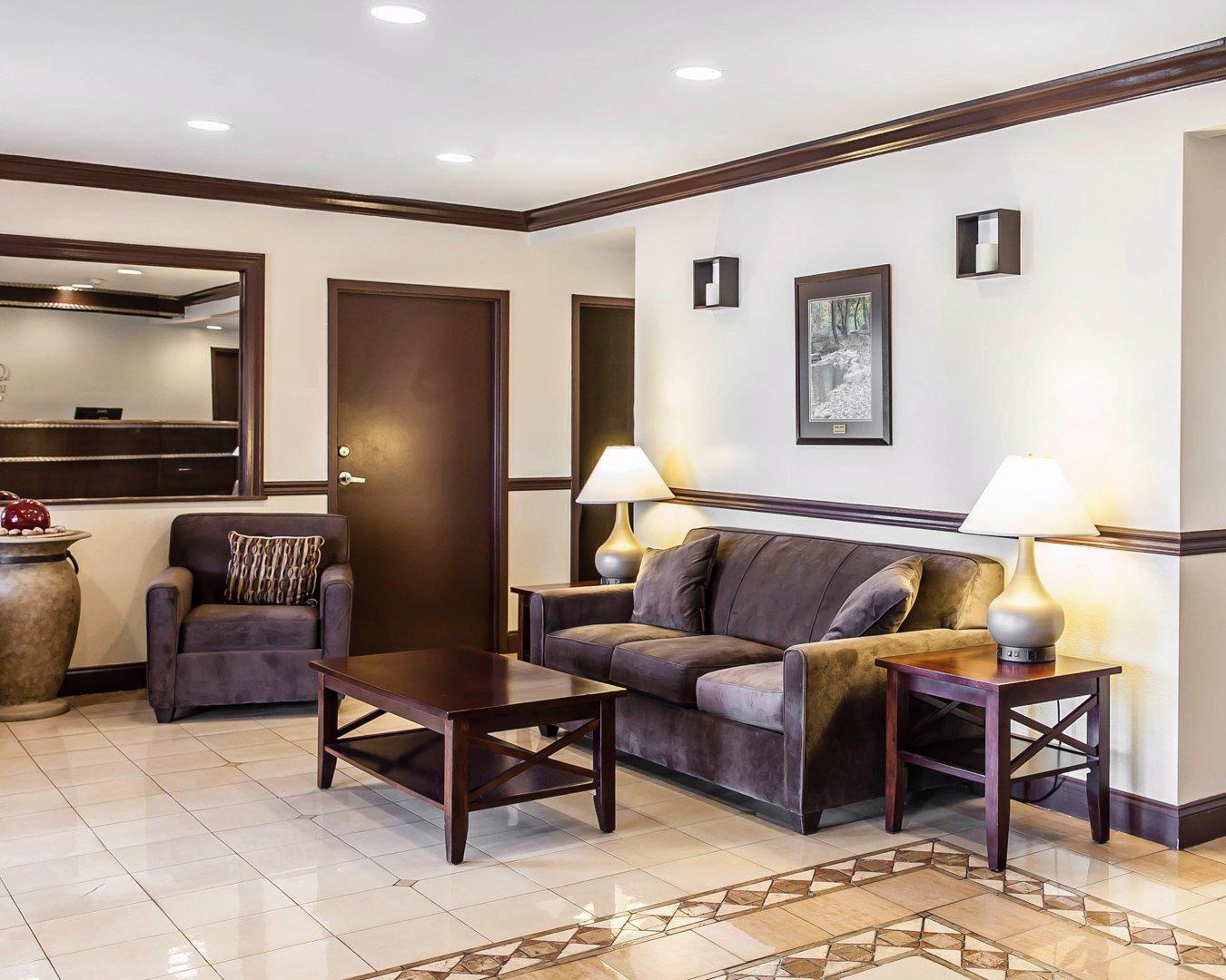 Quality Inn & Suites Quakertown-Allentown Bagian luar foto