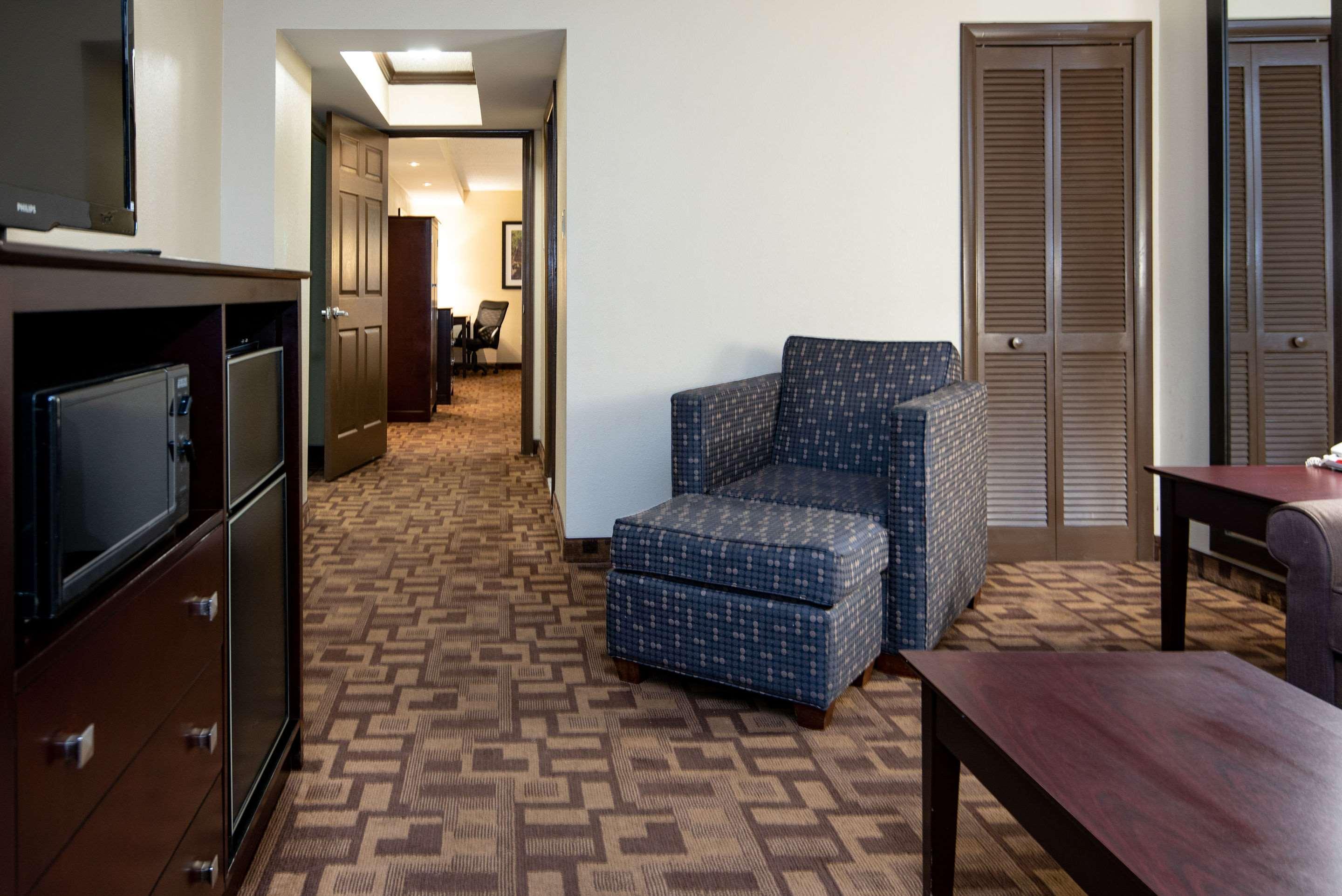 Quality Inn & Suites Quakertown-Allentown Bagian luar foto