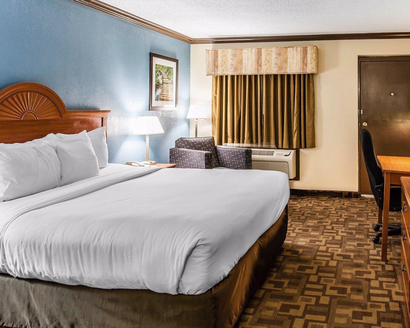 Quality Inn & Suites Quakertown-Allentown Bagian luar foto
