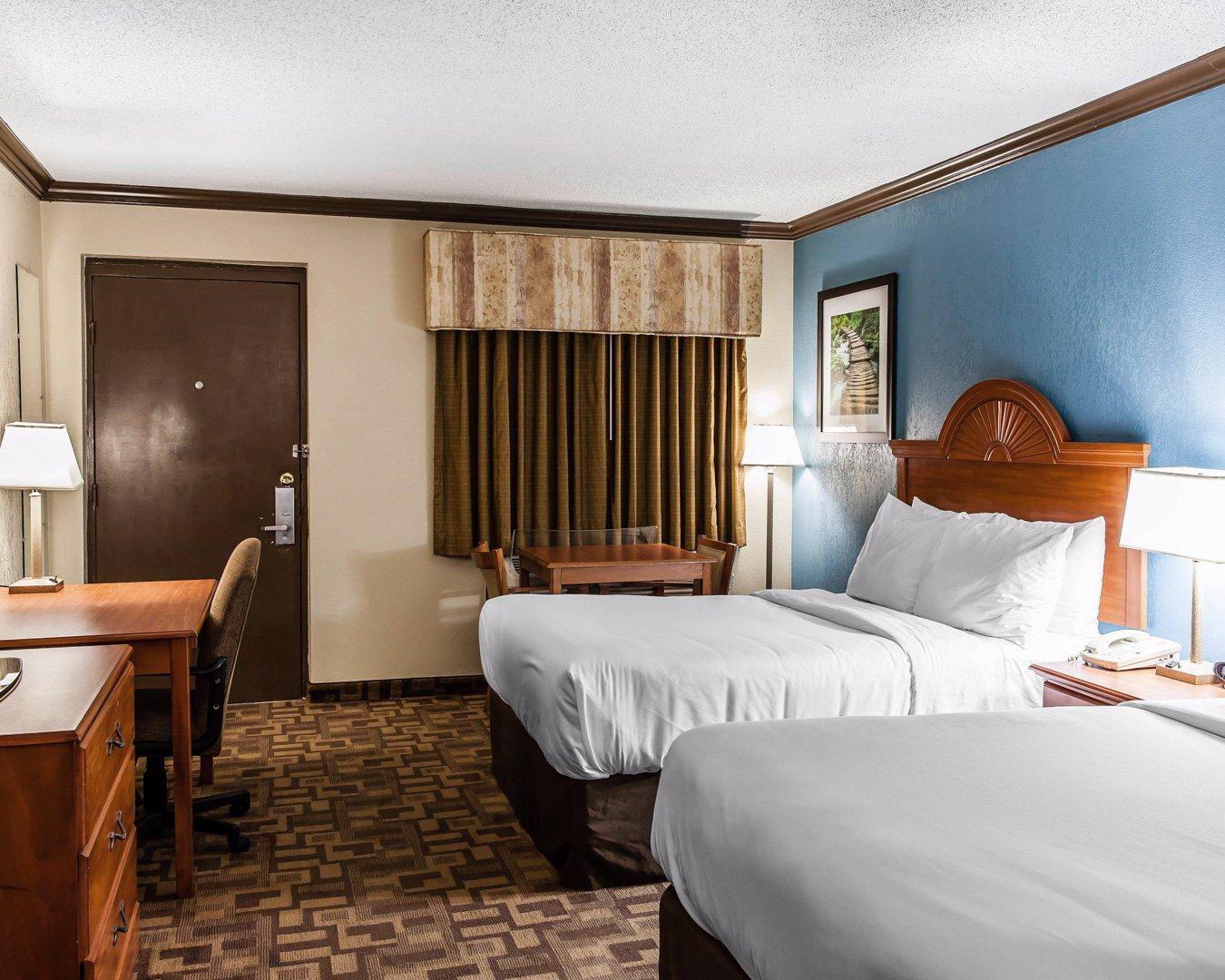 Quality Inn & Suites Quakertown-Allentown Bagian luar foto