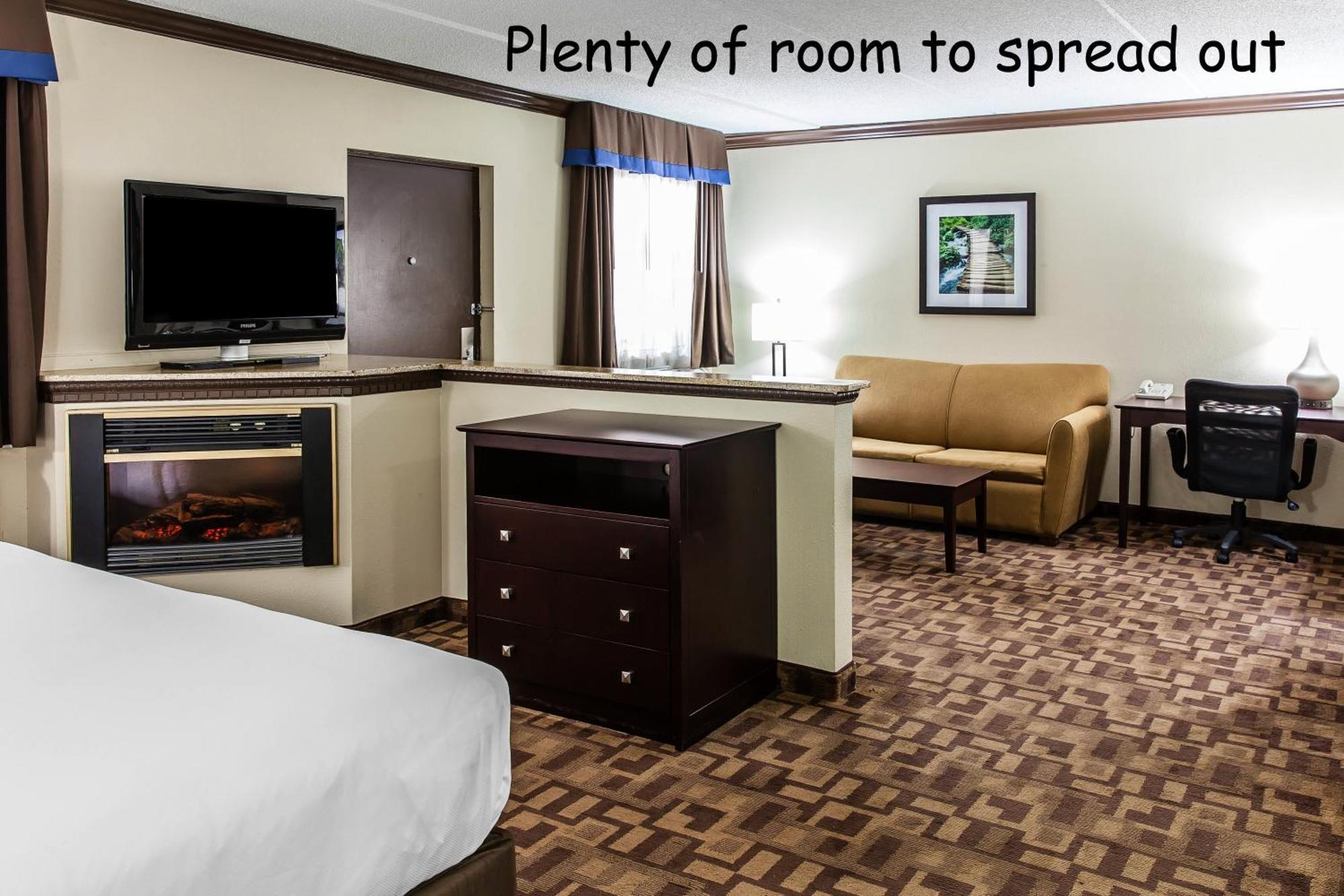 Quality Inn & Suites Quakertown-Allentown Bagian luar foto